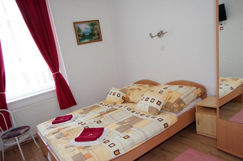 Fehér Hajó Panzió és Vendéglő Győr Extérieur photo