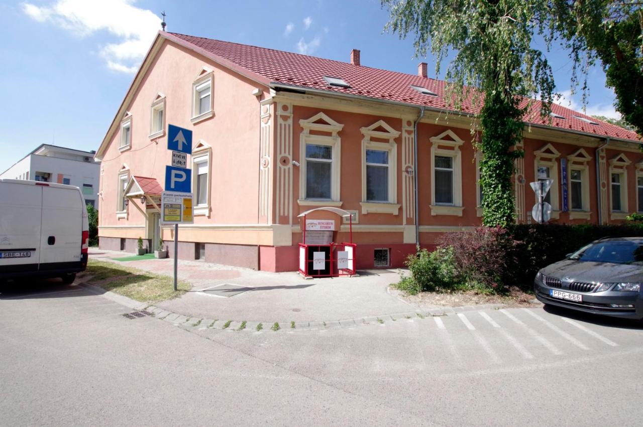 Fehér Hajó Panzió és Vendéglő Győr Extérieur photo