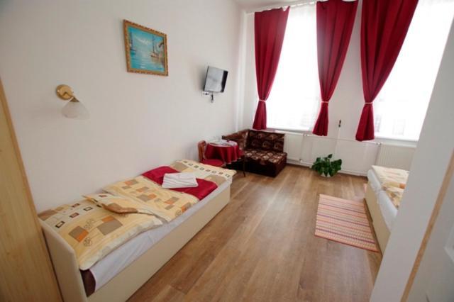 Fehér Hajó Panzió és Vendéglő Győr Extérieur photo
