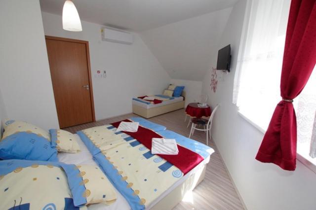 Fehér Hajó Panzió és Vendéglő Győr Extérieur photo