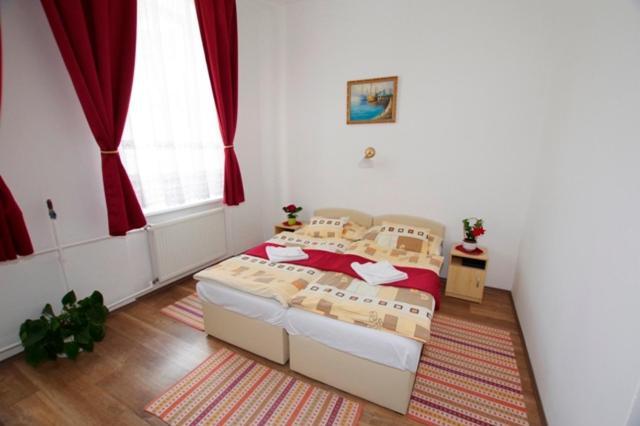 Fehér Hajó Panzió és Vendéglő Győr Extérieur photo