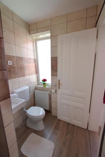Fehér Hajó Panzió és Vendéglő Győr Extérieur photo