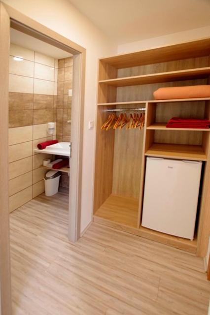Fehér Hajó Panzió és Vendéglő Győr Extérieur photo