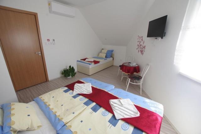 Fehér Hajó Panzió és Vendéglő Győr Extérieur photo